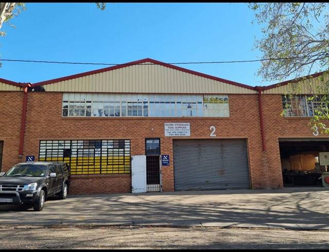 300M² WAREHOUSE TO LET IN TROYEVILLE